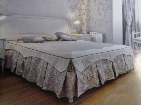 красивый дизайн покрывала на кровать в спальню 