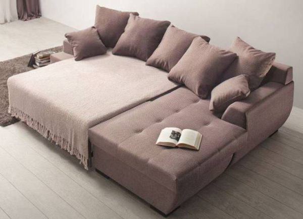 угловой диван с подушками