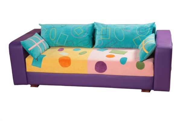 фото кресла-кровати с цветными подушками