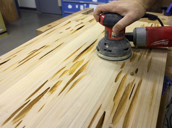 процесс обработки древесилы