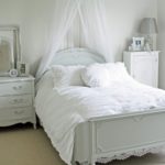 роскошный интерьер спальни в стиле прованс