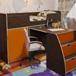 детская кровать-чердак с выдвижным столом