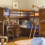 детская кровать-чердак с тремя спальными местами