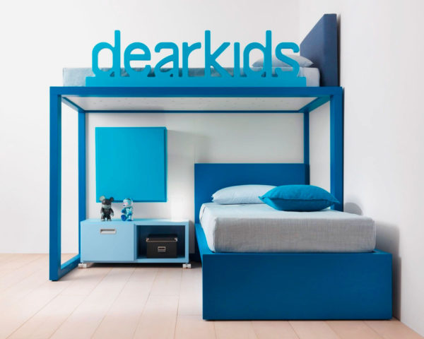 голубой чердак кровать