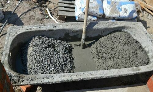 Замешивание бетона 