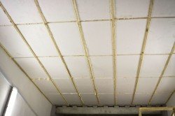 Утеплить потолок пенопластом