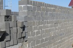 Возведение стен из полистиролбетонных блоков
